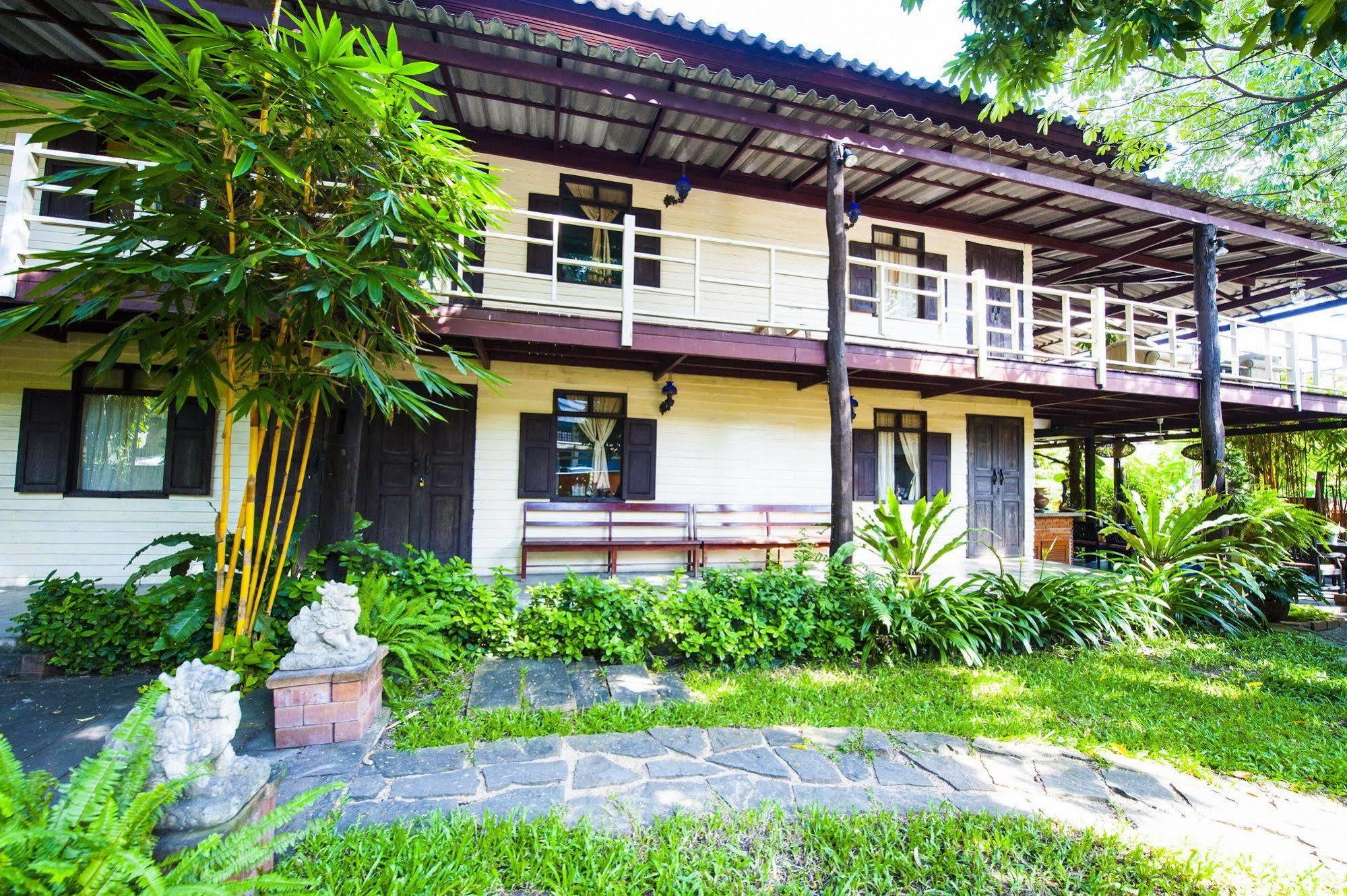 Smile House Boutique Hotel Chiang Mai Exterior photo