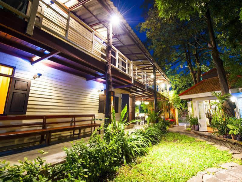 Smile House Boutique Hotel Chiang Mai Exterior photo